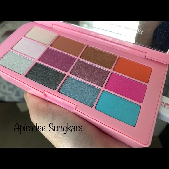 ❌SOLD❌Museum Of Icecream X Sephora Eyeshadow - Picture 3 of 12